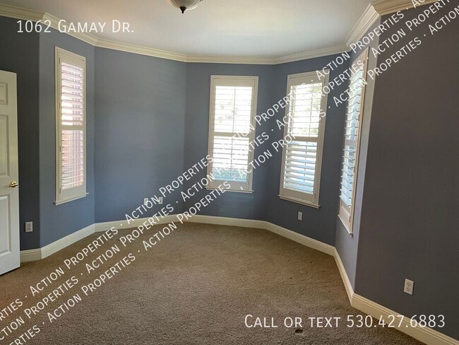 Building Photo - Luxury 3 Bedroom | Serrano Guard Gated Com...