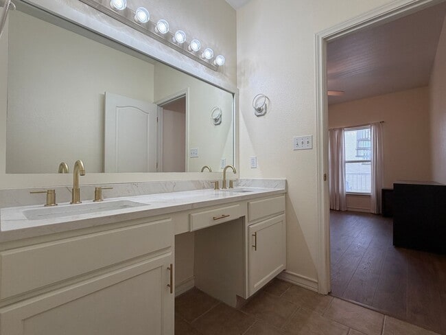 Building Photo - 14901 Windward Dr