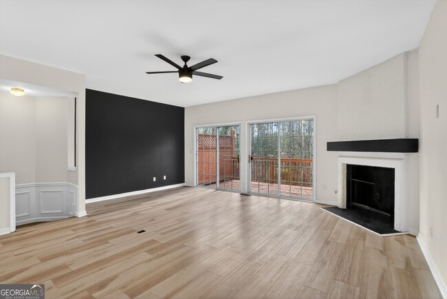 Building Photo - 5104 Manerdale Dr SE