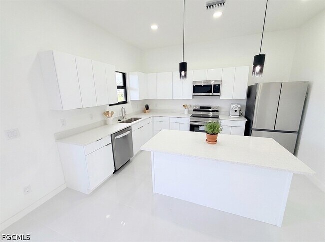 Building Photo - 3046 NW 41st Pl