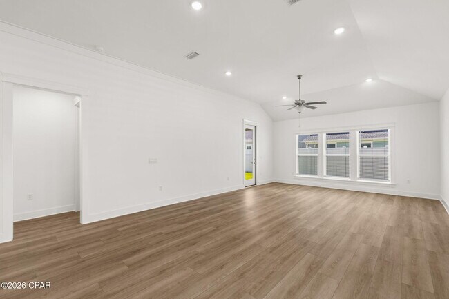 Building Photo - 836 Walsonham Dr