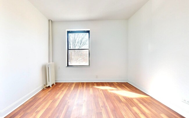 Building Photo - 28th Avenue