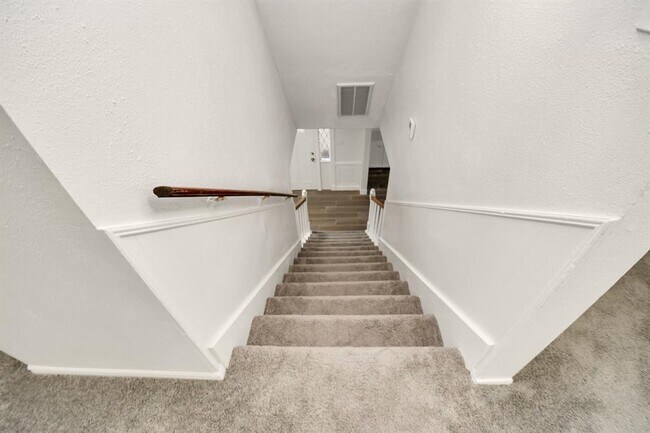 Building Photo - 3919 Fernglade Dr