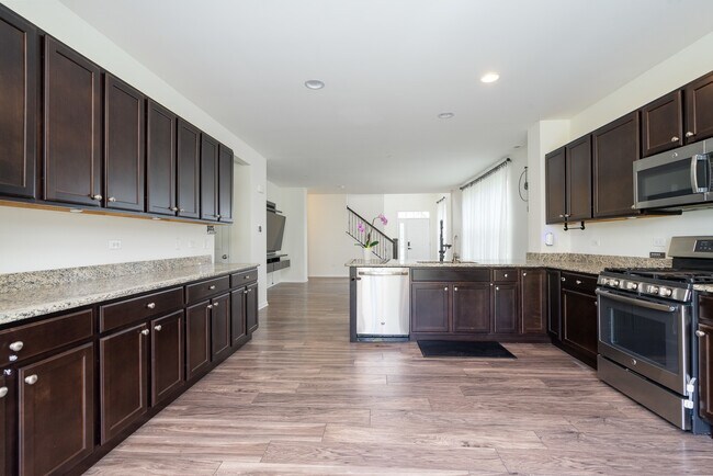 Building Photo - 16164 W Coneflower Dr