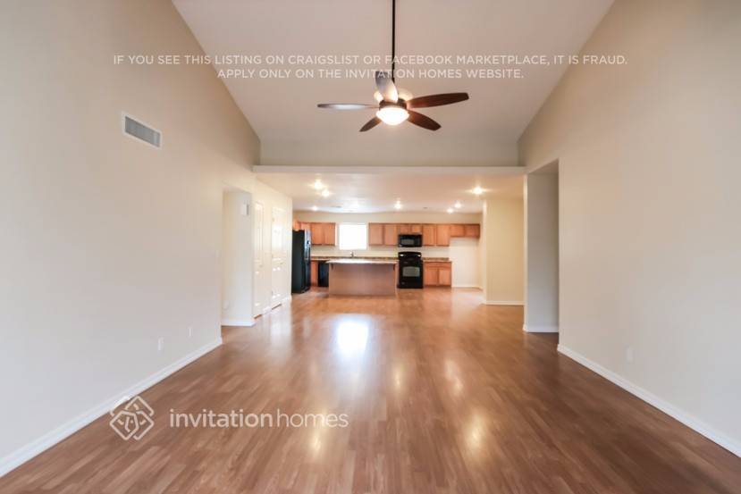 Building Photo - 2551 E Diamond Cir