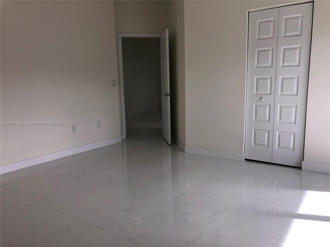 Building Photo - 4937 NW 84th Ave