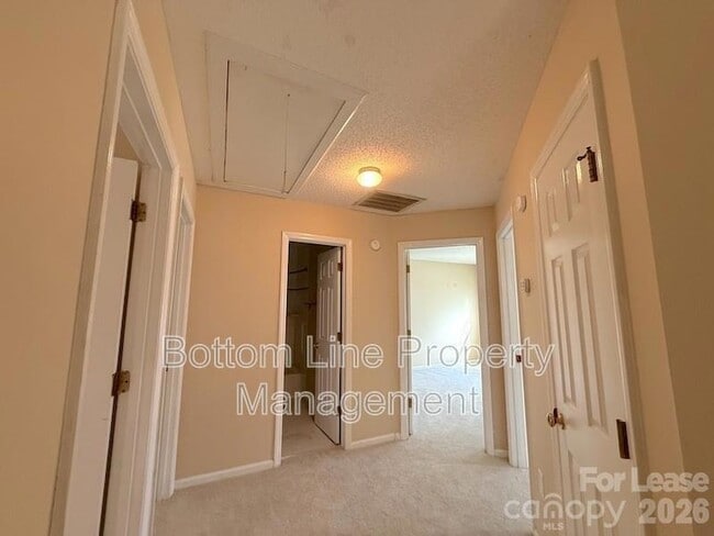 Building Photo - 9423 Fairmead Dr