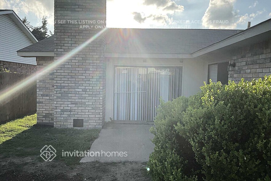 Building Photo - 6304 Jennings Dr