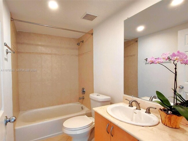 Building Photo - 10350 W Bay Harbor Dr