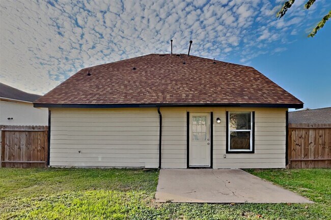 Building Photo - 19103 Remington Manor Dr