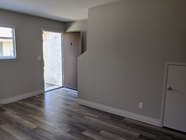 Building Photo - 2116 Fairchild Way