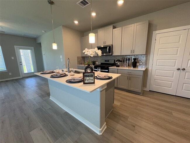 Building Photo - 15542 Olive Ter Trl