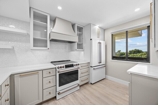 Building Photo - 401 S Seas Dr