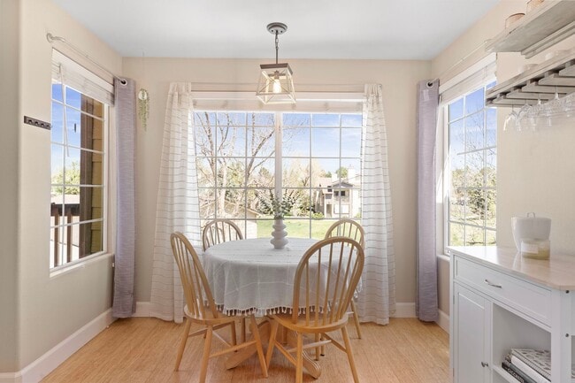 Building Photo - Best 2 Bed, 2 Bath Condo in Willow Ranch.