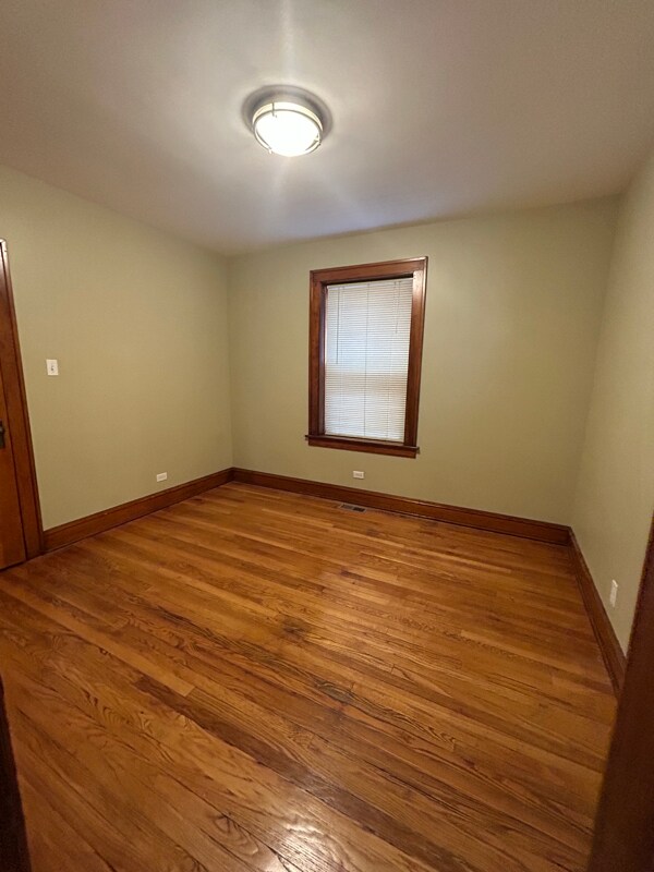 Building Photo - 3227 N Albany Ave