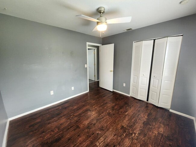 Building Photo - 3985 Avanti Cir