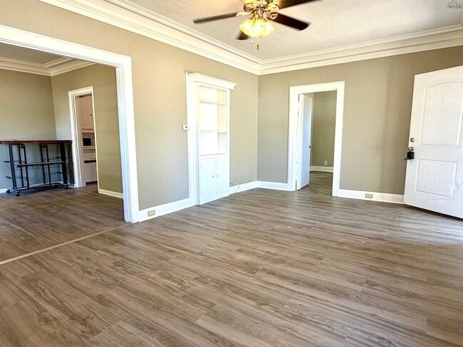 Building Photo - 2213 Bridwell St