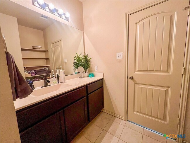 Building Photo - 104 Blair Ct