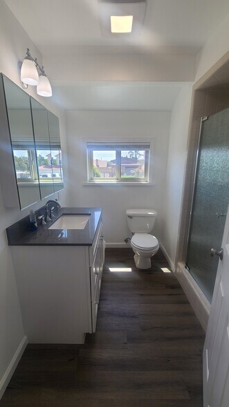 Building Photo - 3704 E Bond Ave