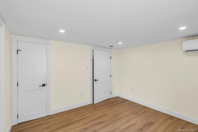 Building Photo - 69 Edgewood Rd