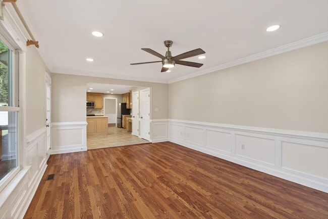 Building Photo - 5 Bed, 2.5 Bath Home in the Heart of Red Mill Farms