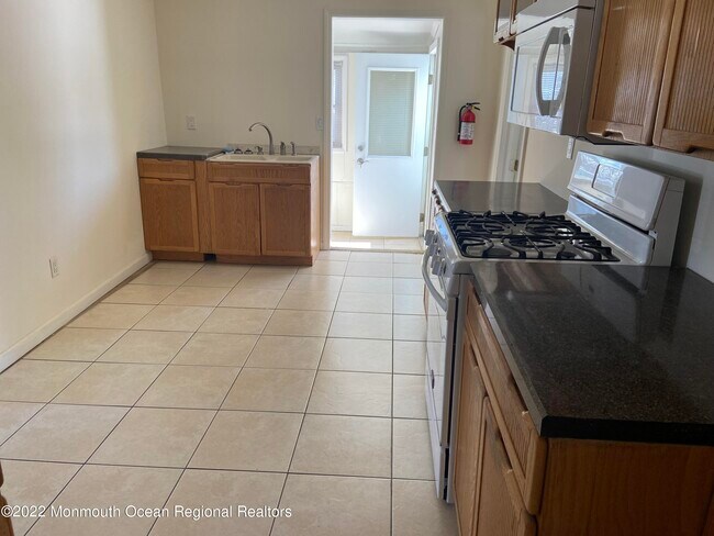 Building Photo - 40 Hudson Ave