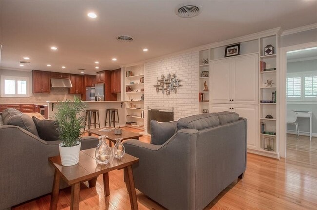 Building Photo - Beautiful Home in Tanglewood
