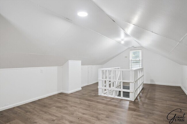 Building Photo - 3 bedroom $1200