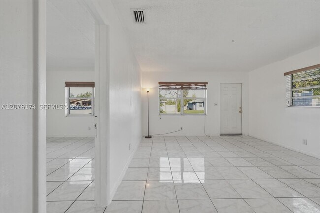 Building Photo - 2140 NW 21st Terrace