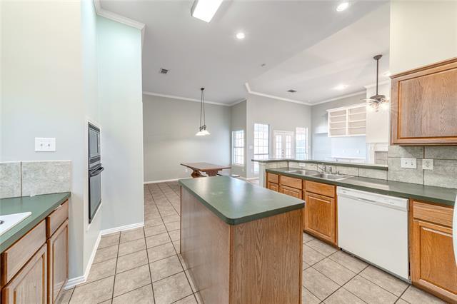 Building Photo - 3200 Heatherbrook Dr