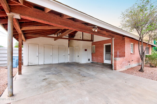 Building Photo - 1301 W Osborn Rd