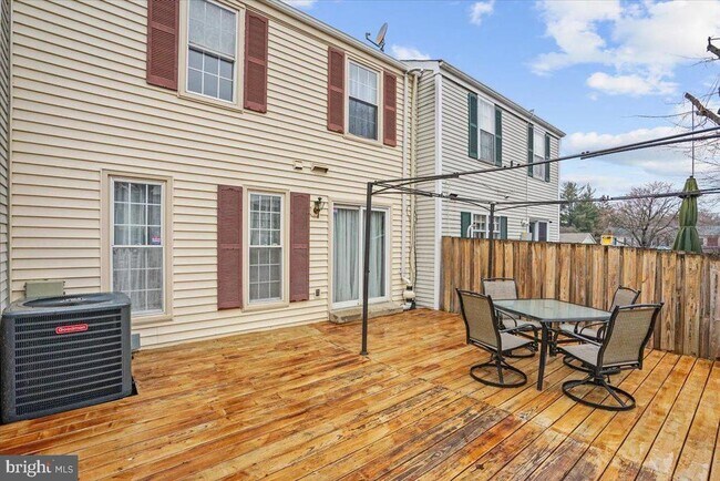 Building Photo - 18240 Smoke House Ct