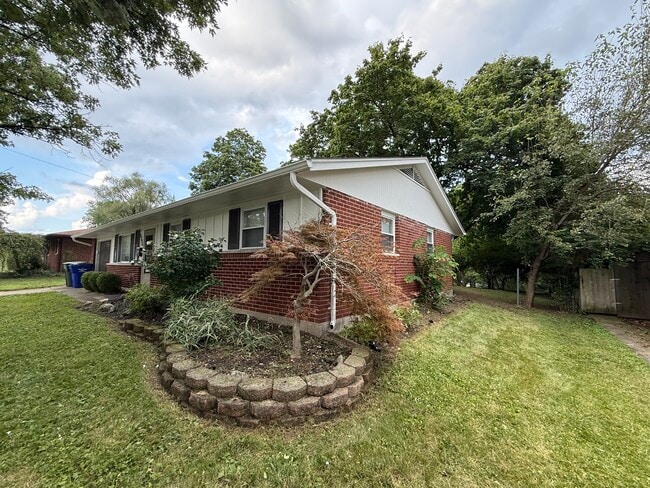 Building Photo - 5756 Kendon St