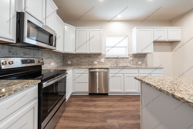 Building Photo - 742 Friar Tuck Dr