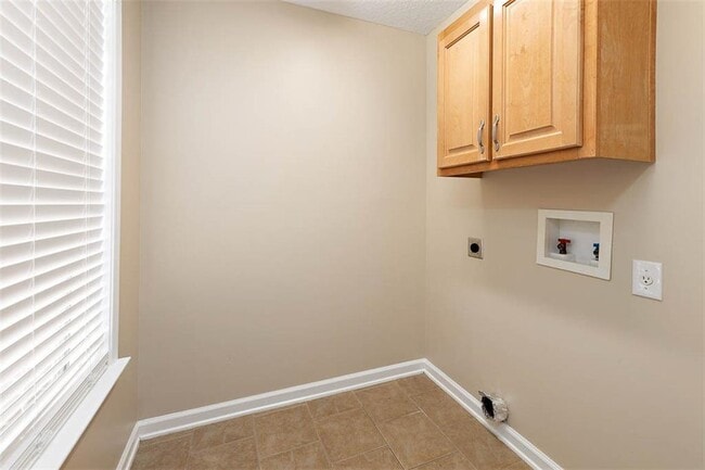 Building Photo - 220 Promise Ln