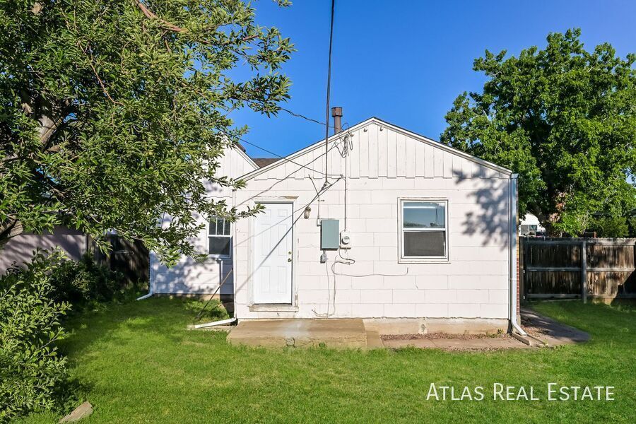 Building Photo - 1044 S Quitman St