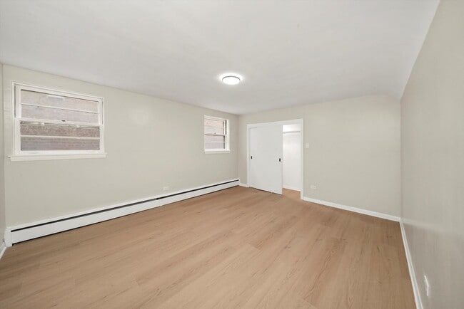 Building Photo - 7062 W Diversey Ave