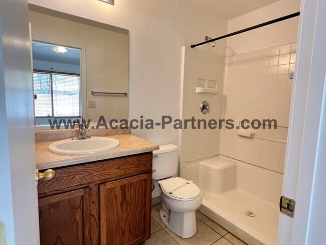 Building Photo - 2BD 2BA in Tres Pueblos w/ Garage & Washer/Dryer