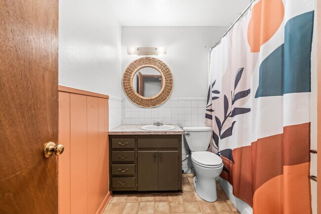 Building Photo - Charming Efficiency, Minutes from Texas Tech