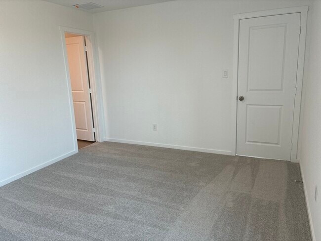 Building Photo - Charming 4 beds 2 baths in San Antonio!