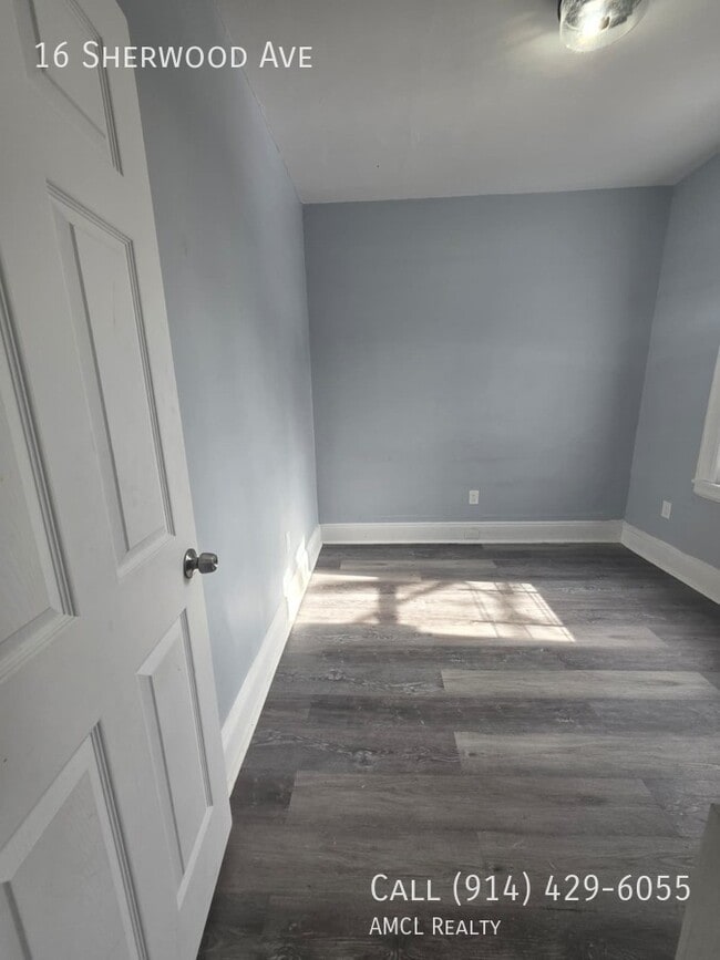 Building Photo - 16 Sherwood Ave