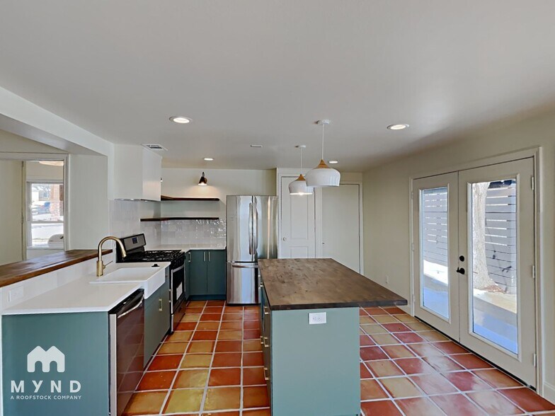 Building Photo - 110 N Ravinia Dr