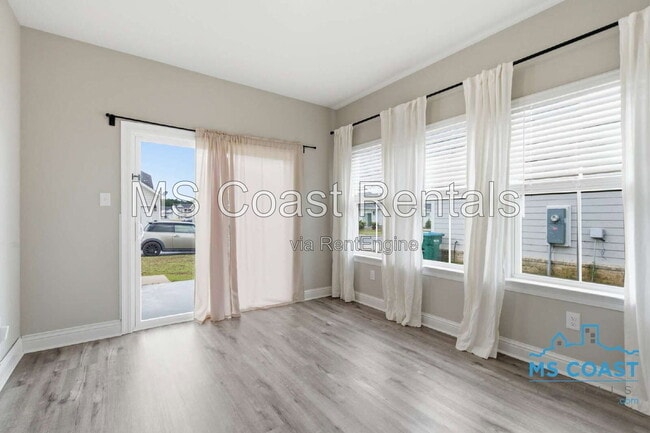 Building Photo - 102 Everly Cir