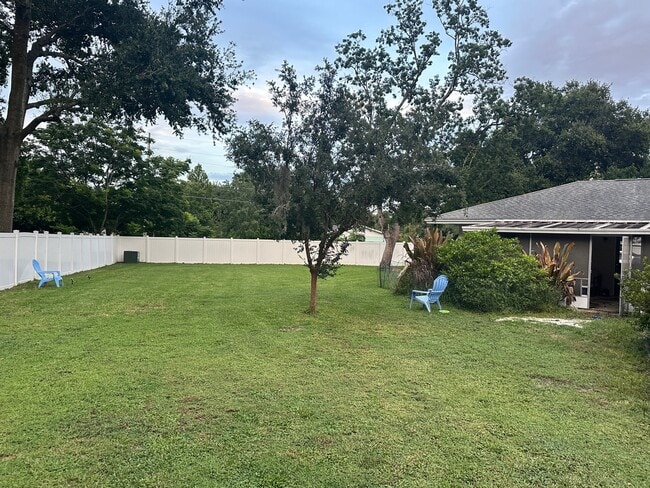 Building Photo - 1423 Appleton Ave