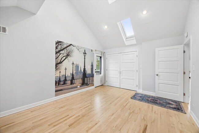 Building Photo - 502 47th St