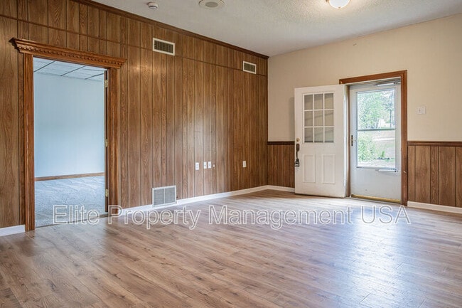 Building Photo - 3245 TN-61