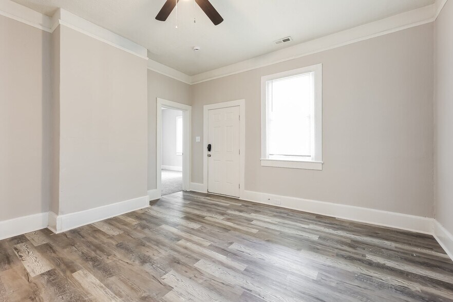 Building Photo - 16 Ames St