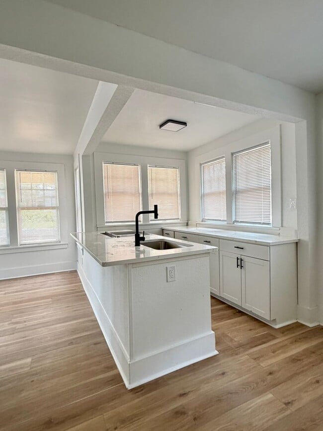 Building Photo - Midtown Little Rock – 3 Bed / 2 Bath – $1,775 Monthly
