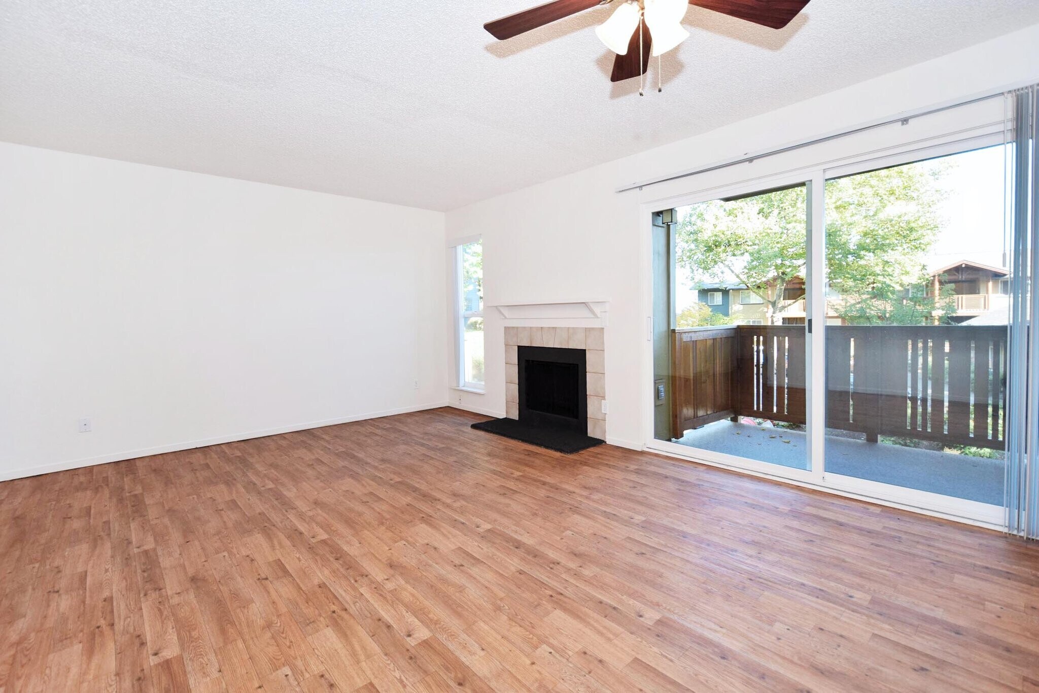 Building Photo - 12375 Mt Jefferson Terrace