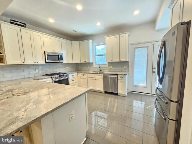 Building Photo - 1311 S St SE